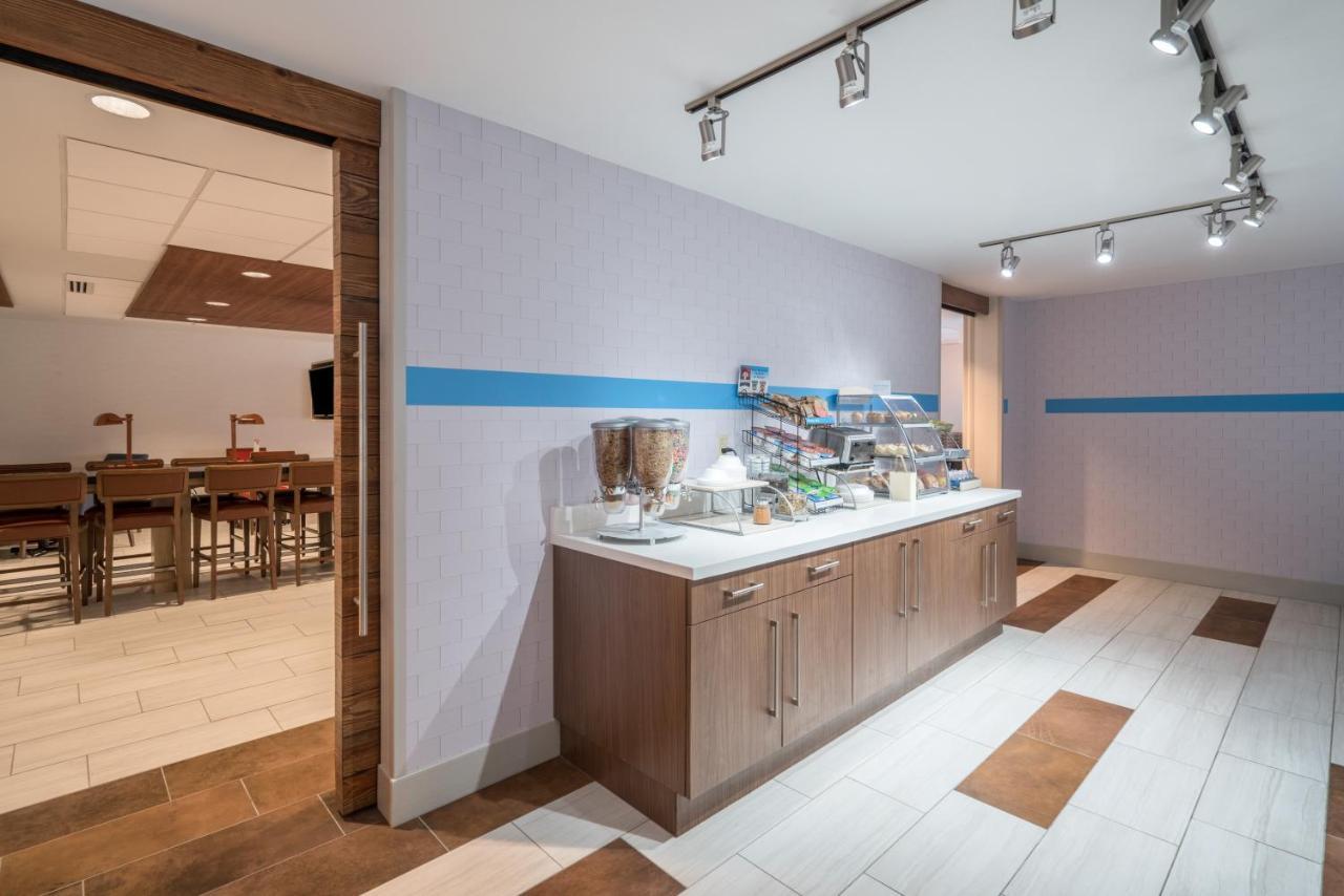 Holiday Inn Express Radcliff Fort Knox By Ihg Εξωτερικό φωτογραφία