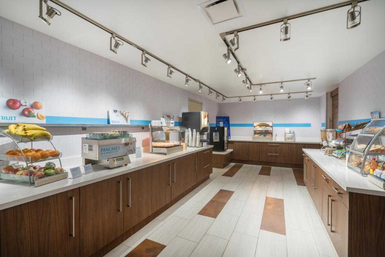 Holiday Inn Express Radcliff Fort Knox By Ihg Εξωτερικό φωτογραφία