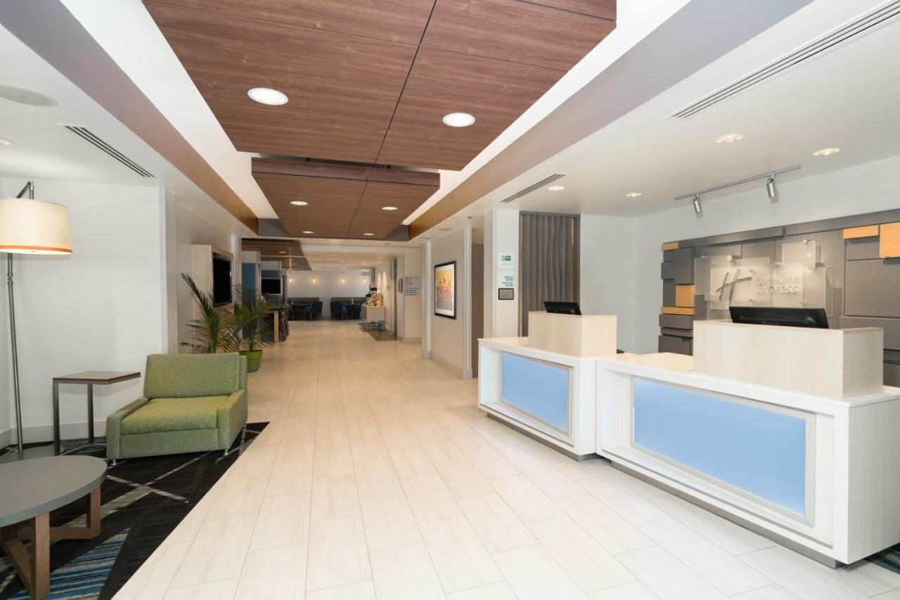 Holiday Inn Express Radcliff Fort Knox By Ihg Εξωτερικό φωτογραφία