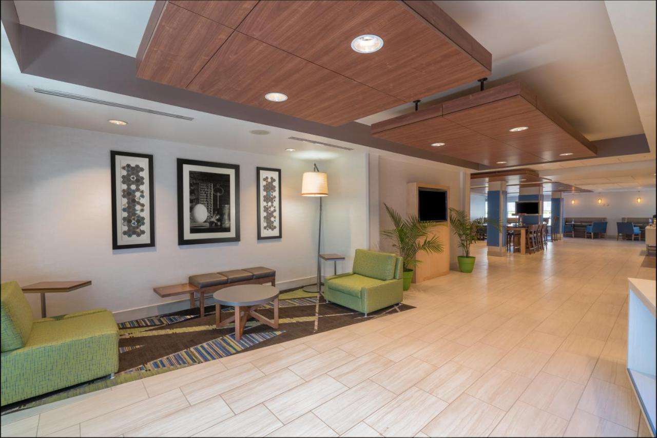 Holiday Inn Express Radcliff Fort Knox By Ihg Εξωτερικό φωτογραφία